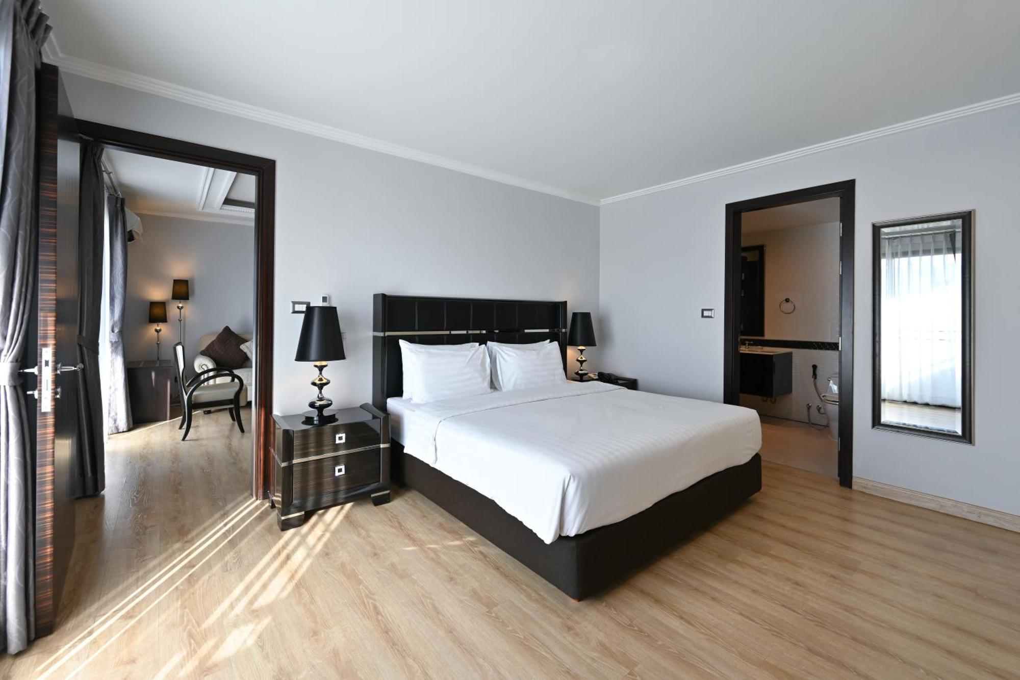 Sirin Exclusive Hotel&Residence Pattaya Esterno foto