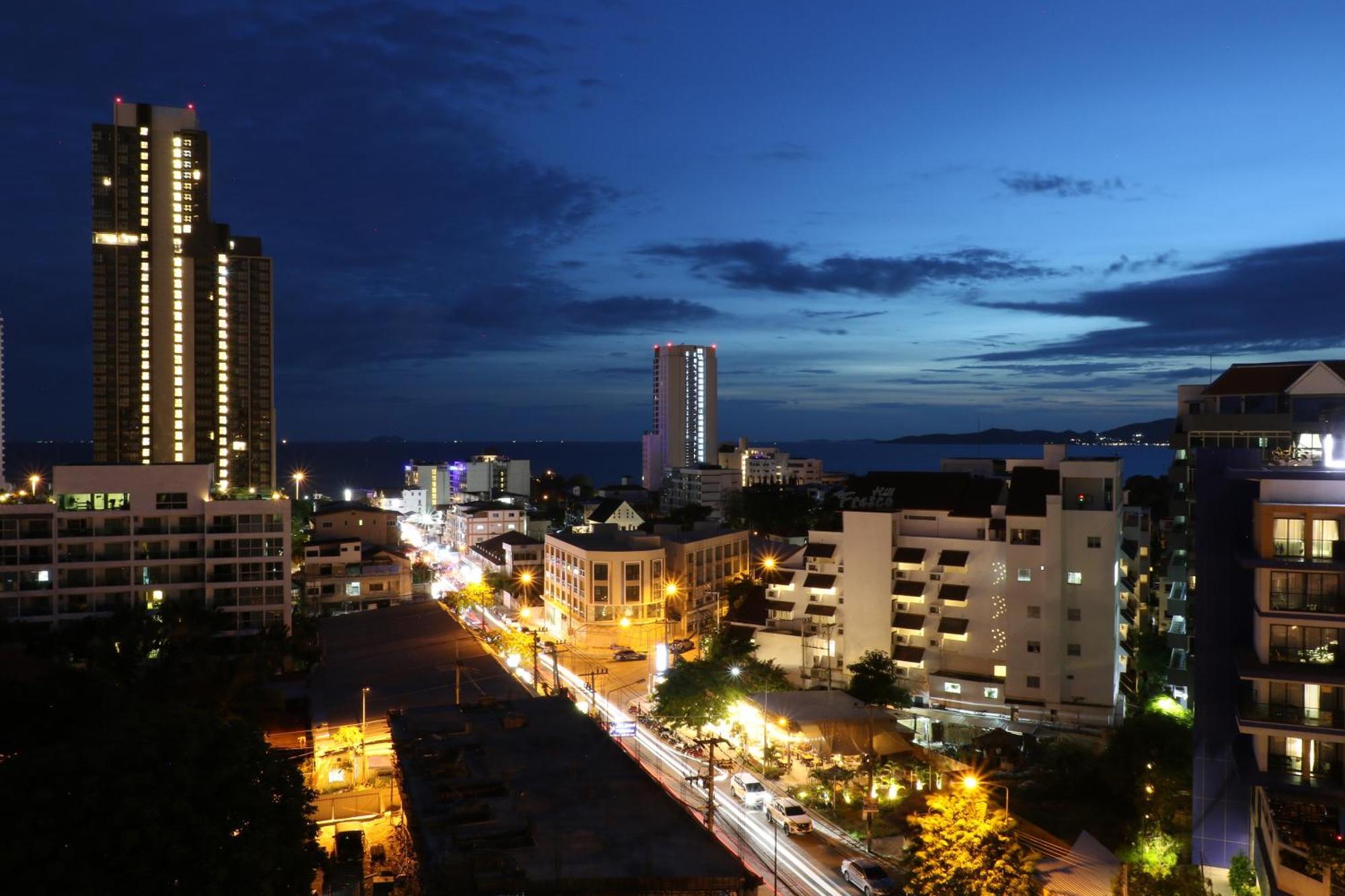 Sirin Exclusive Hotel&Residence Pattaya Esterno foto